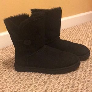 Black Uggs